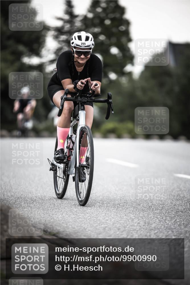 21.06.2026 - 29. Vierlanden-Triathlon H.Heesch http://msf.ph/oto/9900990 21.06.2026 10:10:24 Radfahren 230, 255, 295, 356 meine-sportfotos.de
