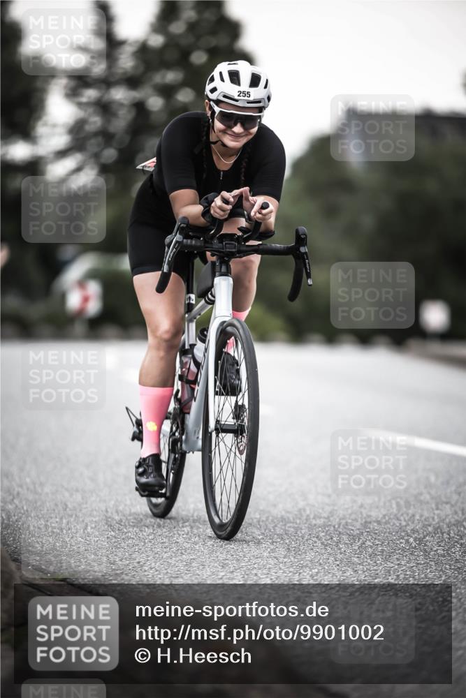 21.06.2026 - 29. Vierlanden-Triathlon H.Heesch http://msf.ph/oto/9901002 21.06.2026 10:10:24 Radfahren 230, 255, 295, 356 meine-sportfotos.de