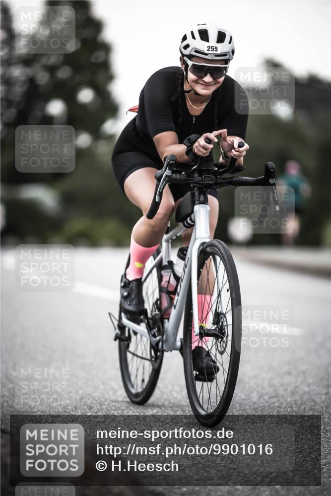 21.06.2026 - 29. Vierlanden-Triathlon H.Heesch http://msf.ph/oto/9901016 21.06.2026 10:10:24 Radfahren 230, 255, 295, 356 meine-sportfotos.de