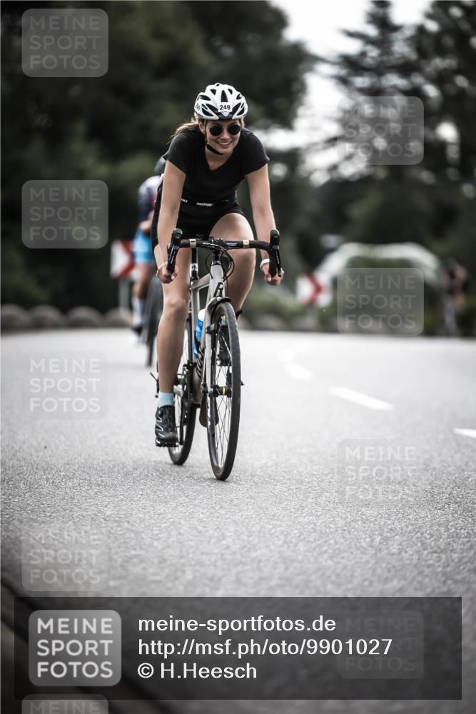 21.06.2026 - 29. Vierlanden-Triathlon H.Heesch http://msf.ph/oto/9901027 21.06.2026 09:29:41 Radfahren 186, 249 meine-sportfotos.de