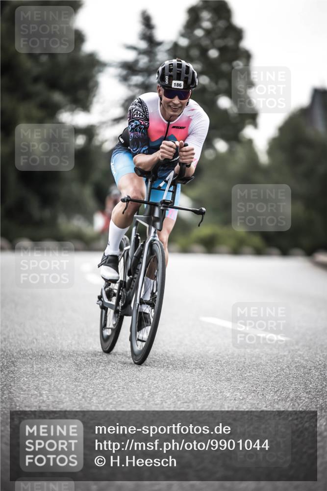 21.06.2026 - 29. Vierlanden-Triathlon H.Heesch http://msf.ph/oto/9901044 21.06.2026 09:29:42 Radfahren 186, 249, 281 meine-sportfotos.de