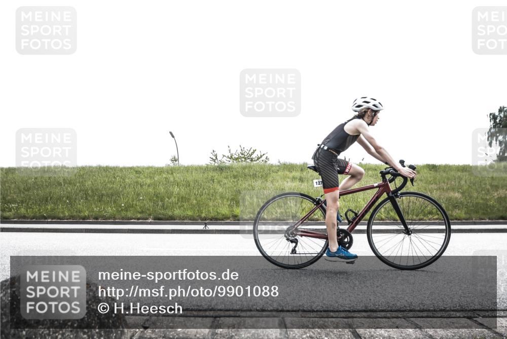 21.06.2026 - 29. Vierlanden-Triathlon H.Heesch http://msf.ph/oto/9901088 21.06.2026 14:52:31 Radfahren  meine-sportfotos.de