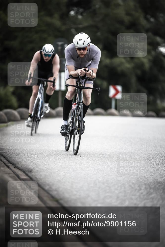 21.06.2026 - 29. Vierlanden-Triathlon H.Heesch http://msf.ph/oto/9901156 21.06.2026 09:30:01 Radfahren 7, 38, 59, 67, 82, 100, 109, 163, 232, 276 meine-sportfotos.de