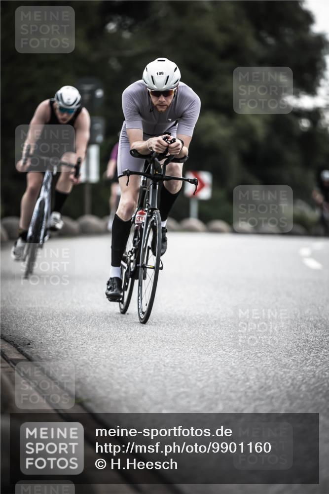 21.06.2026 - 29. Vierlanden-Triathlon H.Heesch http://msf.ph/oto/9901160 21.06.2026 09:30:01 Radfahren 7, 38, 59, 67, 82, 100, 109, 163, 232, 276 meine-sportfotos.de