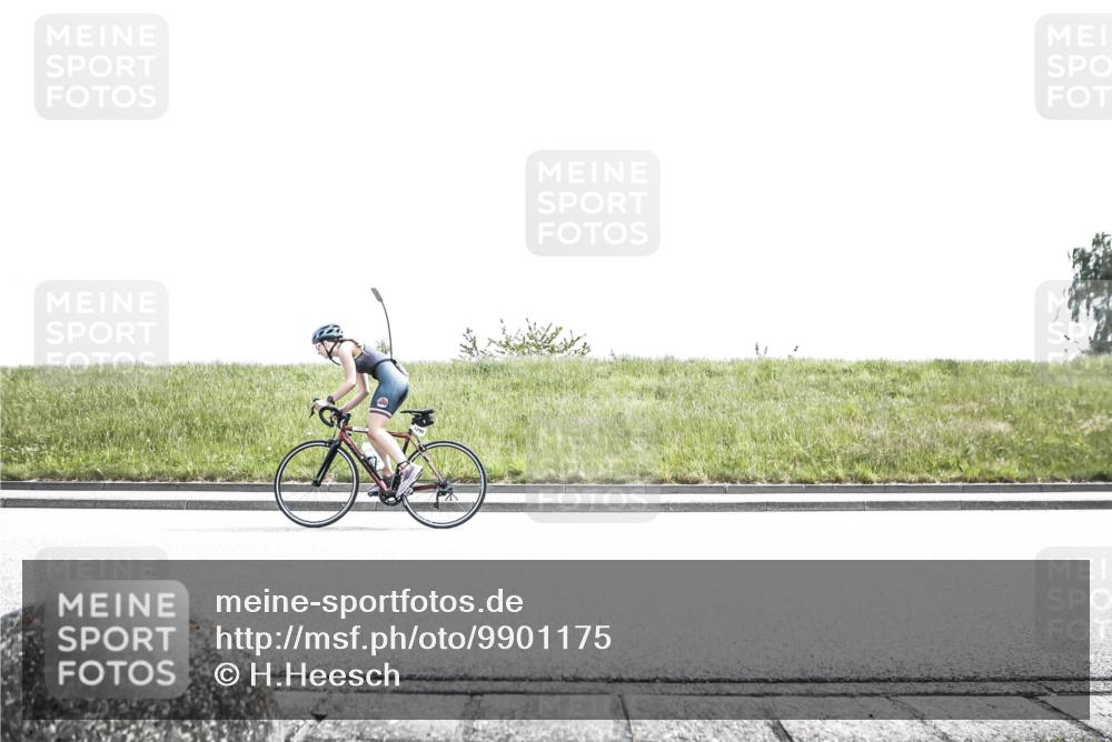 21.06.2026 - 29. Vierlanden-Triathlon H.Heesch http://msf.ph/oto/9901175 21.06.2026 14:54:25 Radfahren  meine-sportfotos.de