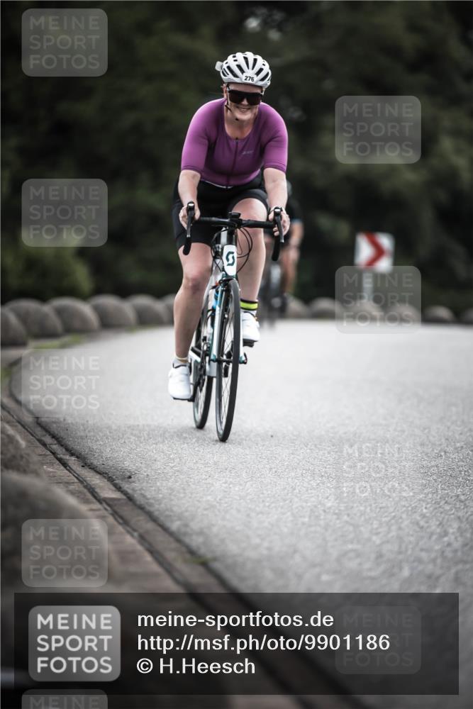 21.06.2026 - 29. Vierlanden-Triathlon H.Heesch http://msf.ph/oto/9901186 21.06.2026 09:30:04 Radfahren 38, 59, 82, 100, 109, 163, 174, 232, 276 meine-sportfotos.de