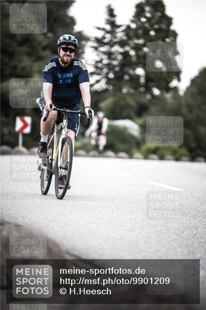 21.06.2026 - 29. Vierlanden-Triathlon H.Heesch http://msf.ph/oto/9901209 21.06.2026 10:11:19 Radfahren 325, 338 meine-sportfotos.de