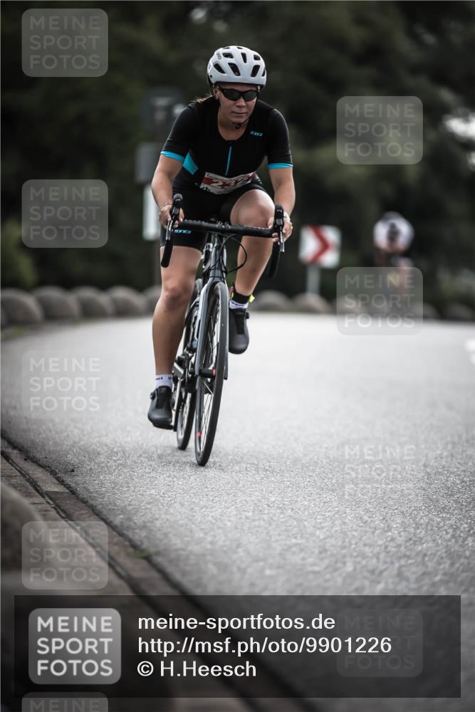 21.06.2026 - 29. Vierlanden-Triathlon H.Heesch http://msf.ph/oto/9901226 21.06.2026 09:30:07 Radfahren 59, 119, 163, 174, 232, 276 meine-sportfotos.de