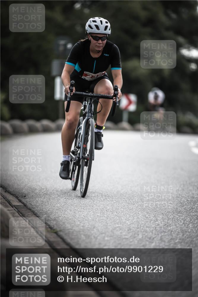 21.06.2026 - 29. Vierlanden-Triathlon H.Heesch http://msf.ph/oto/9901229 21.06.2026 09:30:07 Radfahren 59, 119, 163, 174, 232, 276 meine-sportfotos.de