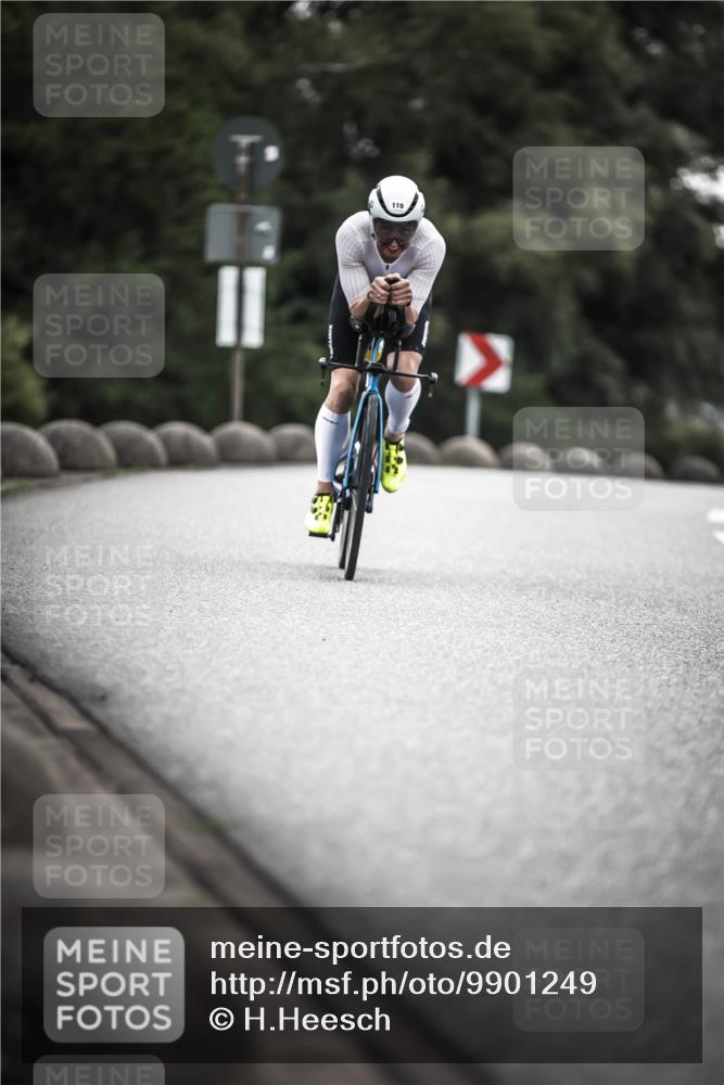 21.06.2026 - 29. Vierlanden-Triathlon H.Heesch http://msf.ph/oto/9901249 21.06.2026 09:30:14 Radfahren 118, 119, 174 meine-sportfotos.de