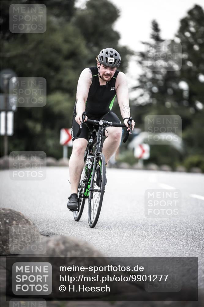 21.06.2026 - 29. Vierlanden-Triathlon H.Heesch http://msf.ph/oto/9901277 21.06.2026 10:11:25 Radfahren 139, 296, 338 meine-sportfotos.de