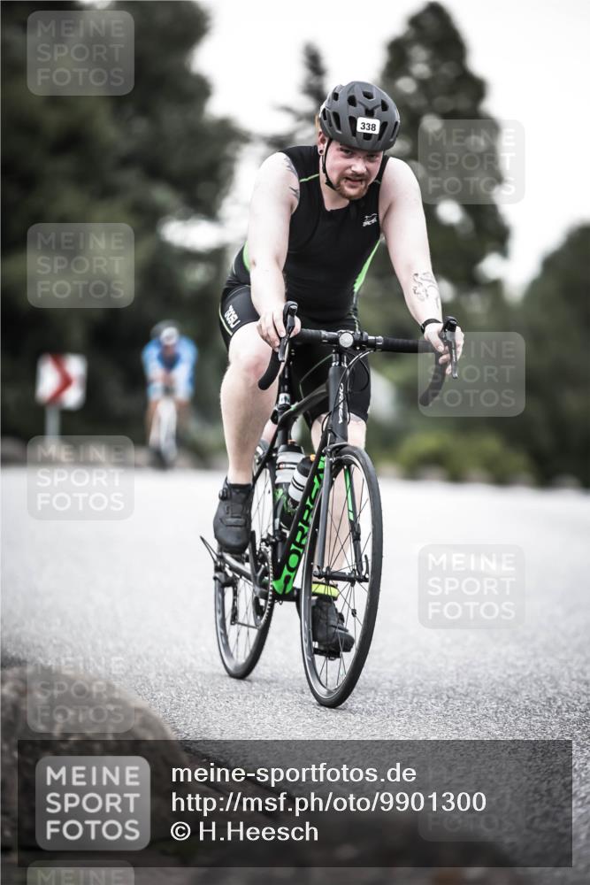 21.06.2026 - 29. Vierlanden-Triathlon H.Heesch http://msf.ph/oto/9901300 21.06.2026 10:11:25 Radfahren 139, 296, 338 meine-sportfotos.de