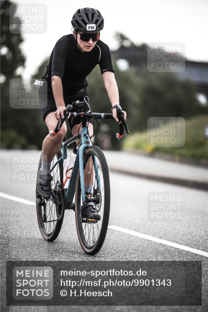 21.06.2026 - 29. Vierlanden-Triathlon H.Heesch http://msf.ph/oto/9901343 21.06.2026 09:30:56 Radfahren 238 meine-sportfotos.de