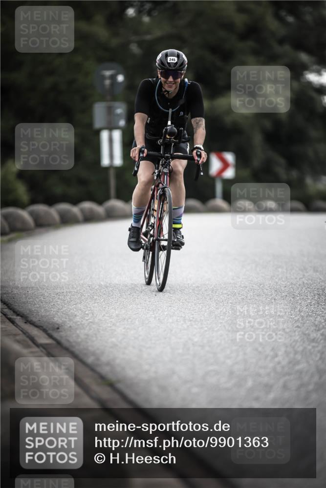 21.06.2026 - 29. Vierlanden-Triathlon H.Heesch http://msf.ph/oto/9901363 21.06.2026 09:31:06 Radfahren 2, 115, 124, 167, 245 meine-sportfotos.de