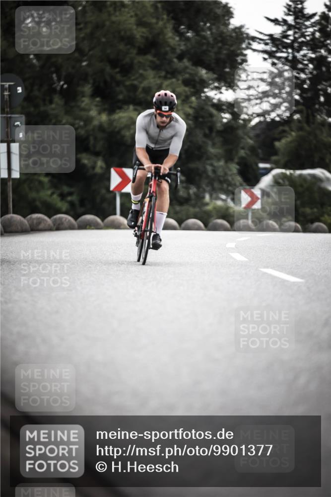 21.06.2026 - 29. Vierlanden-Triathlon H.Heesch http://msf.ph/oto/9901377 21.06.2026 09:31:18 Radfahren 34, 104 meine-sportfotos.de