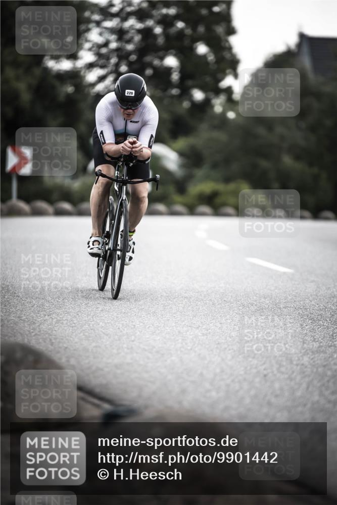 21.06.2026 - 29. Vierlanden-Triathlon H.Heesch http://msf.ph/oto/9901442 21.06.2026 09:32:12 Radfahren 48, 131, 220 meine-sportfotos.de