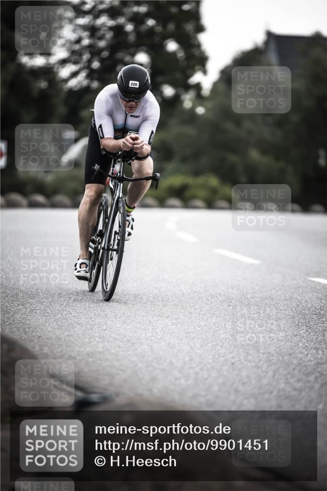 21.06.2026 - 29. Vierlanden-Triathlon H.Heesch http://msf.ph/oto/9901451 21.06.2026 09:32:12 Radfahren 48, 131, 220 meine-sportfotos.de