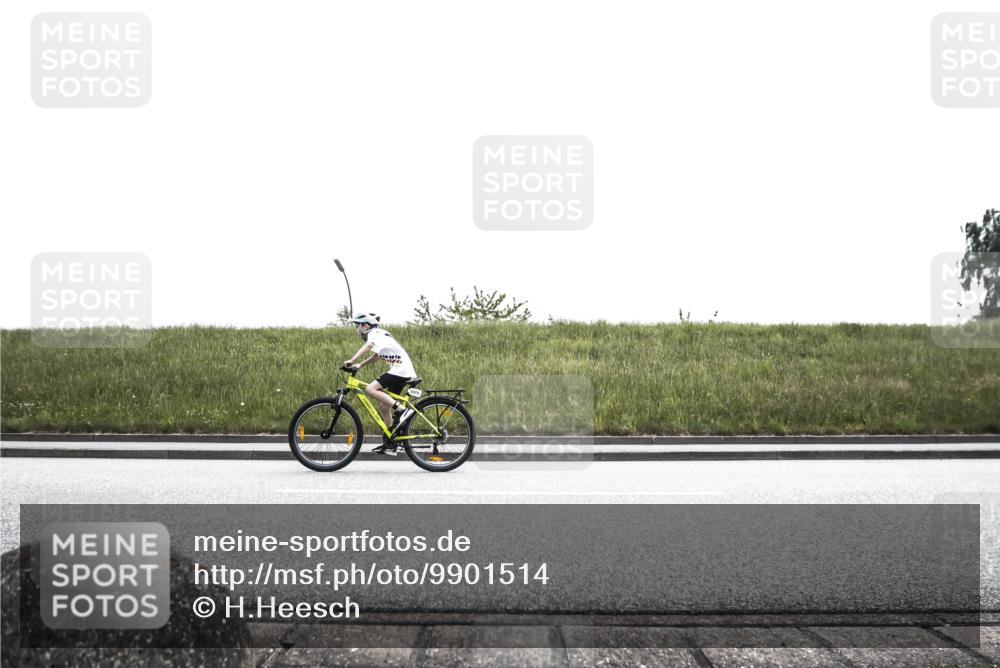 21.06.2026 - 29. Vierlanden-Triathlon H.Heesch http://msf.ph/oto/9901514 21.06.2026 14:59:49 Radfahren 1298, 1327 meine-sportfotos.de
