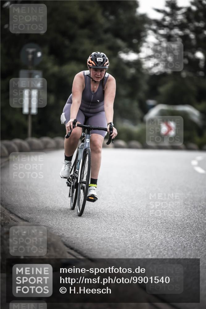 21.06.2026 - 29. Vierlanden-Triathlon H.Heesch http://msf.ph/oto/9901540 21.06.2026 09:34:09 Radfahren 33, 39, 44, 70, 296 meine-sportfotos.de