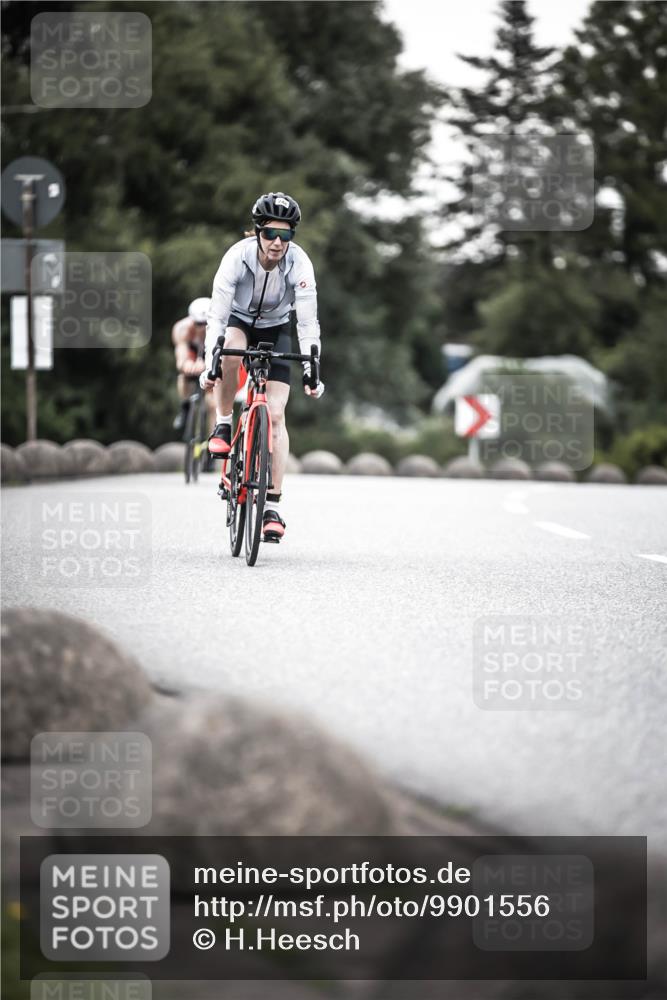 21.06.2026 - 29. Vierlanden-Triathlon H.Heesch http://msf.ph/oto/9901556 21.06.2026 10:12:01 Radfahren 115, 160, 161, 205, 248, 414 meine-sportfotos.de