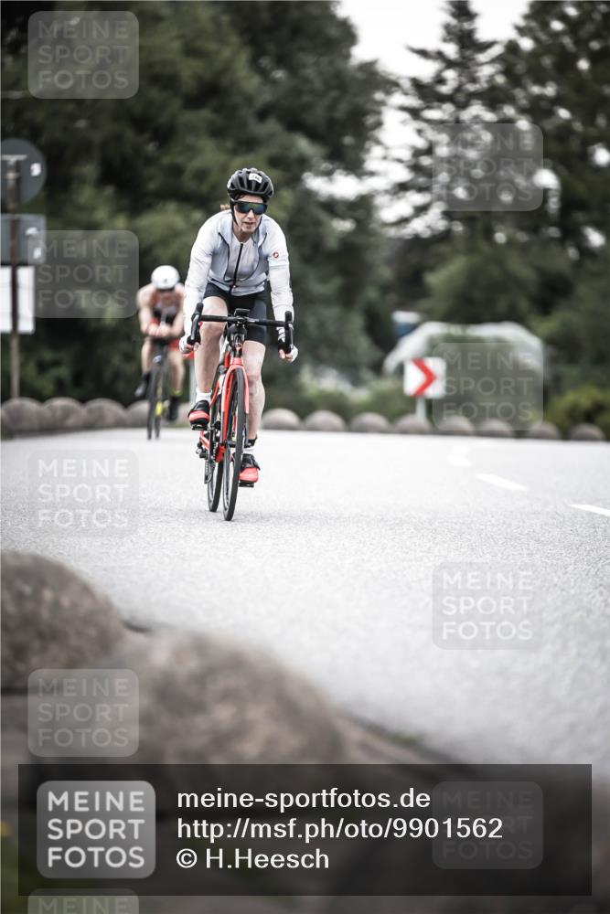 21.06.2026 - 29. Vierlanden-Triathlon H.Heesch http://msf.ph/oto/9901562 21.06.2026 10:12:02 Radfahren 115, 160, 205, 248 meine-sportfotos.de