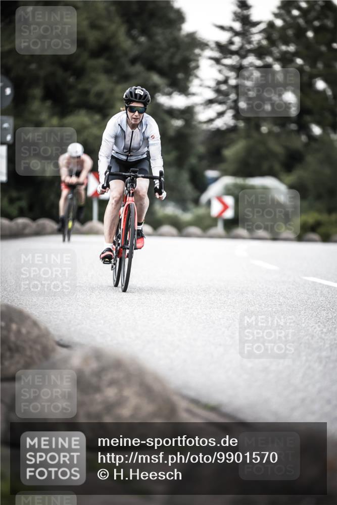 21.06.2026 - 29. Vierlanden-Triathlon H.Heesch http://msf.ph/oto/9901570 21.06.2026 10:12:02 Radfahren 115, 160, 205, 248 meine-sportfotos.de
