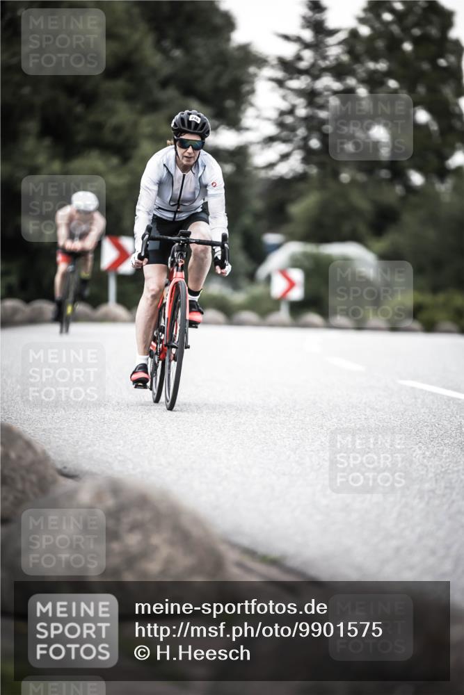 21.06.2026 - 29. Vierlanden-Triathlon H.Heesch http://msf.ph/oto/9901575 21.06.2026 10:12:02 Radfahren 115, 160, 205, 248 meine-sportfotos.de