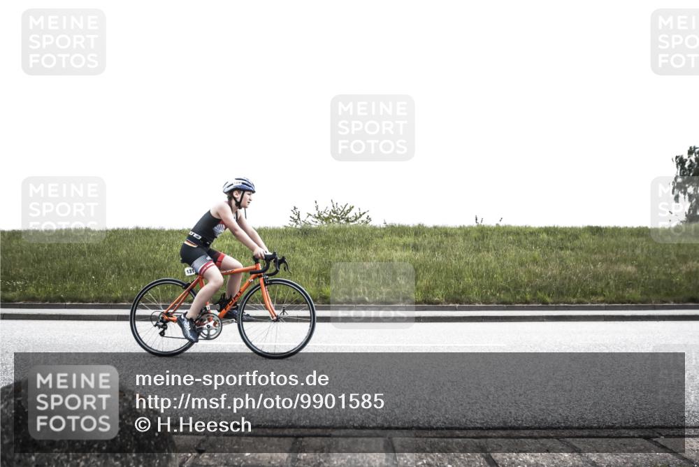 21.06.2026 - 29. Vierlanden-Triathlon H.Heesch http://msf.ph/oto/9901585 21.06.2026 15:02:18 Radfahren 1318 meine-sportfotos.de
