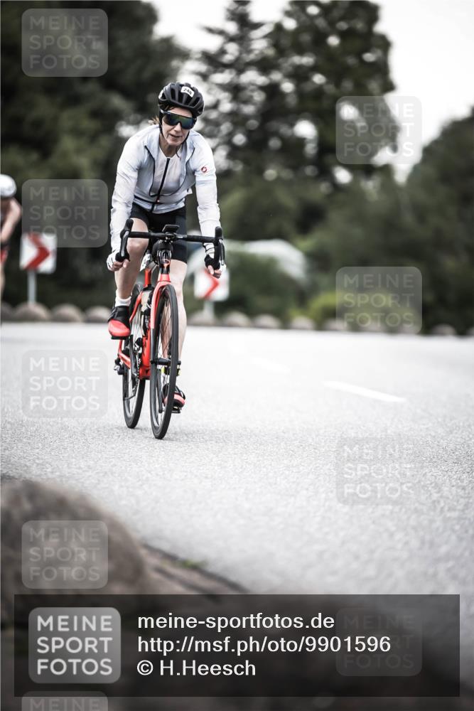 21.06.2026 - 29. Vierlanden-Triathlon H.Heesch http://msf.ph/oto/9901596 21.06.2026 10:12:02 Radfahren 115, 160, 205, 248 meine-sportfotos.de