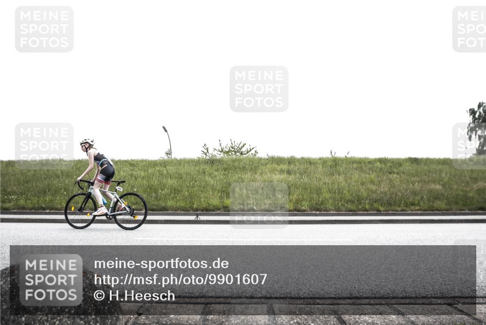 21.06.2026 - 29. Vierlanden-Triathlon H.Heesch http://msf.ph/oto/9901607 21.06.2026 15:04:02 Radfahren  meine-sportfotos.de