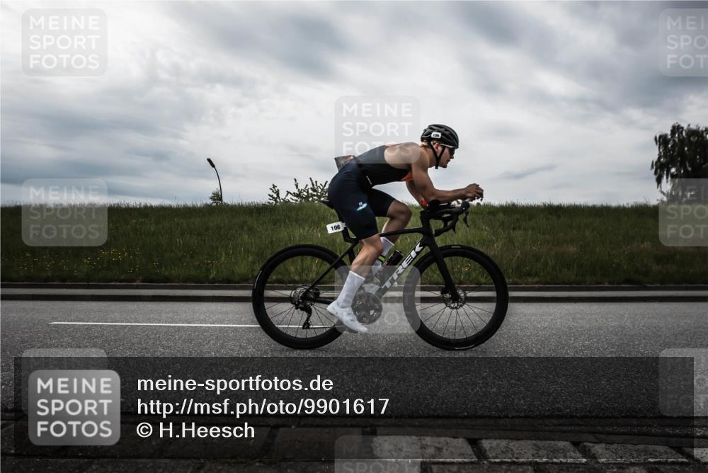 21.06.2026 - 29. Vierlanden-Triathlon H.Heesch http://msf.ph/oto/9901617 21.06.2026 09:26:28 Radfahren 55, 78, 106, 269 meine-sportfotos.de