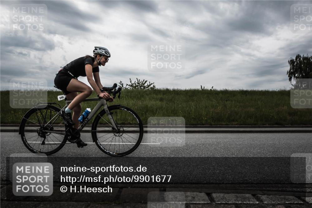 21.06.2026 - 29. Vierlanden-Triathlon H.Heesch http://msf.ph/oto/9901677 21.06.2026 09:29:42 Radfahren 186, 249 meine-sportfotos.de