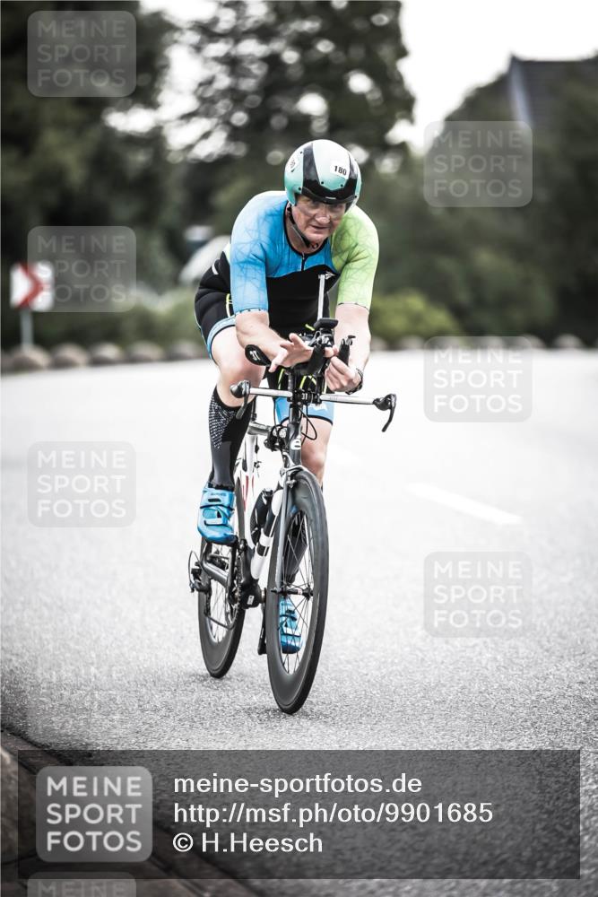 21.06.2026 - 29. Vierlanden-Triathlon H.Heesch http://msf.ph/oto/9901685 21.06.2026 09:36:17 Radfahren 6, 23, 111, 130, 135, 180, 216, 283 meine-sportfotos.de