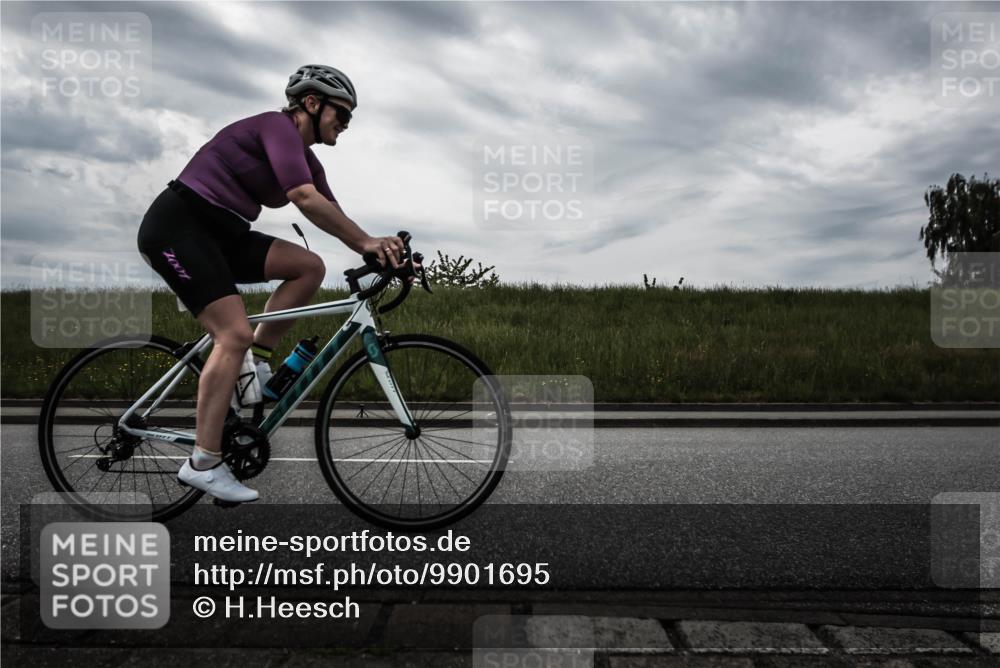 21.06.2026 - 29. Vierlanden-Triathlon H.Heesch http://msf.ph/oto/9901695 21.06.2026 09:30:05 Radfahren 38, 59, 67, 82, 100, 109, 163, 232, 276 meine-sportfotos.de