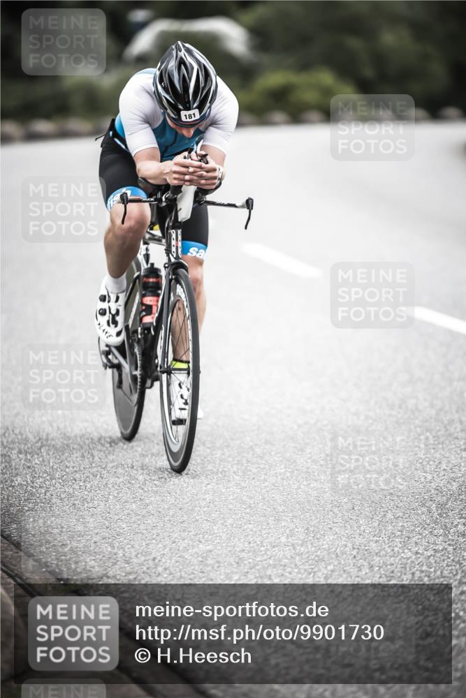 21.06.2026 - 29. Vierlanden-Triathlon H.Heesch http://msf.ph/oto/9901730 21.06.2026 09:37:31 Radfahren 181, 290 meine-sportfotos.de