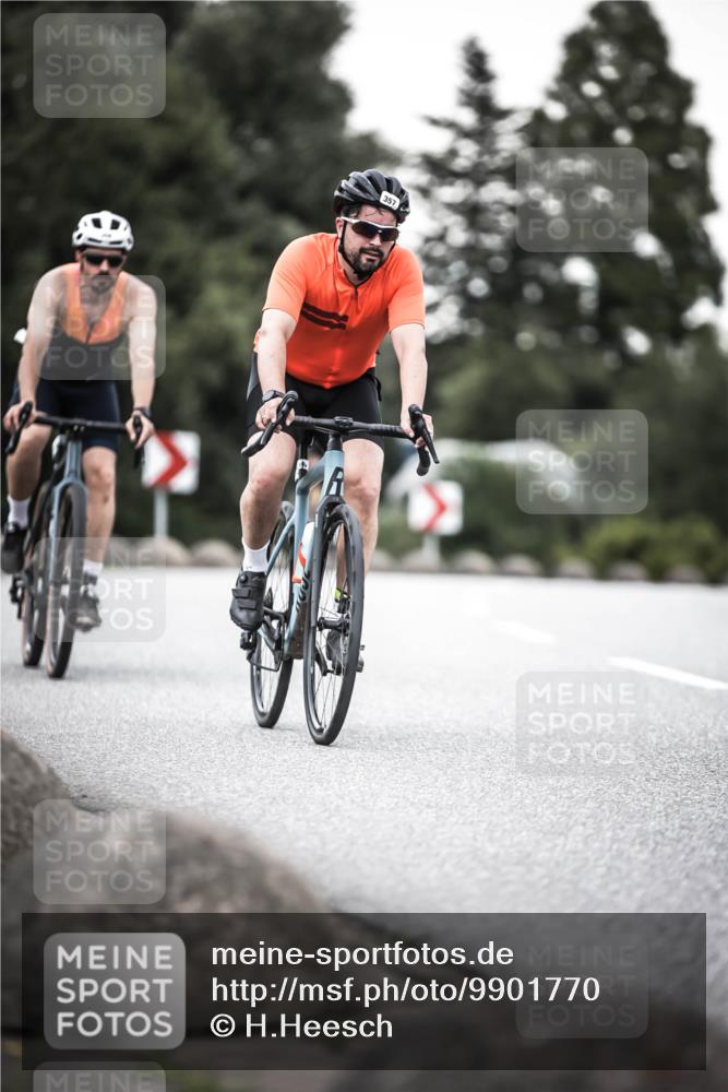 21.06.2026 - 29. Vierlanden-Triathlon H.Heesch http://msf.ph/oto/9901770 21.06.2026 10:12:18 Radfahren 96, 357, 359 meine-sportfotos.de