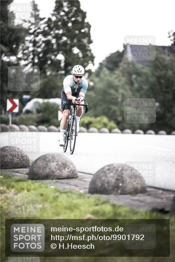 21.06.2026 - 29. Vierlanden-Triathlon H.Heesch http://msf.ph/oto/9901792 21.06.2026 09:39:07 Radfahren 59 meine-sportfotos.de