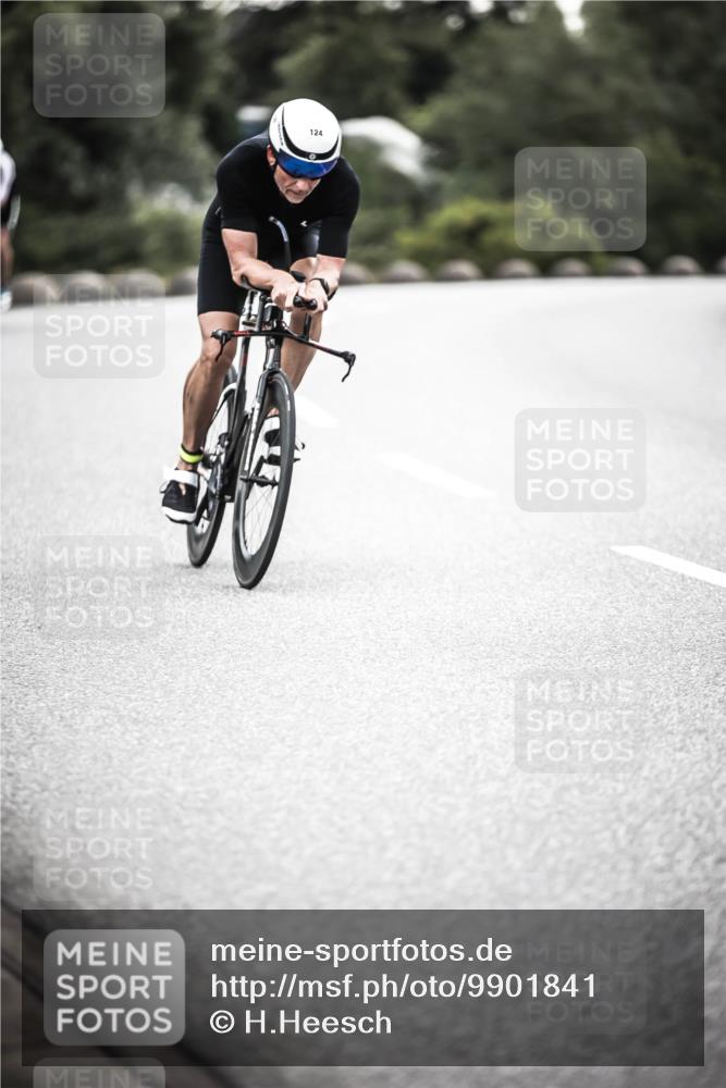 21.06.2026 - 29. Vierlanden-Triathlon H.Heesch http://msf.ph/oto/9901841 21.06.2026 09:39:56 Radfahren 124, 275 meine-sportfotos.de