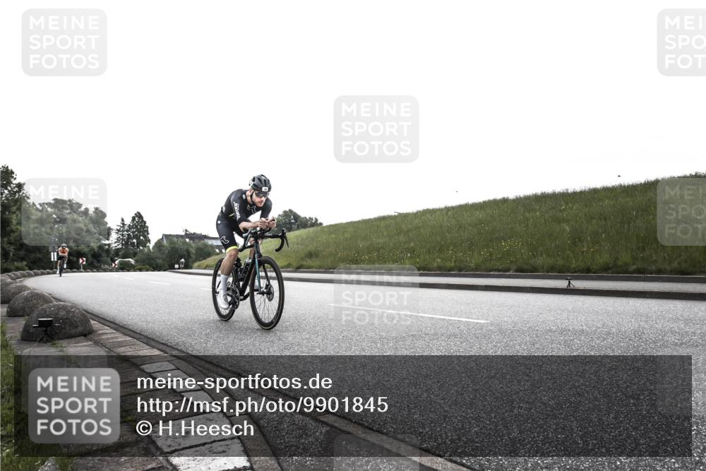 21.06.2026 - 29. Vierlanden-Triathlon H.Heesch http://msf.ph/oto/9901845 21.06.2026 09:26:26 Radfahren 55, 78, 106 meine-sportfotos.de