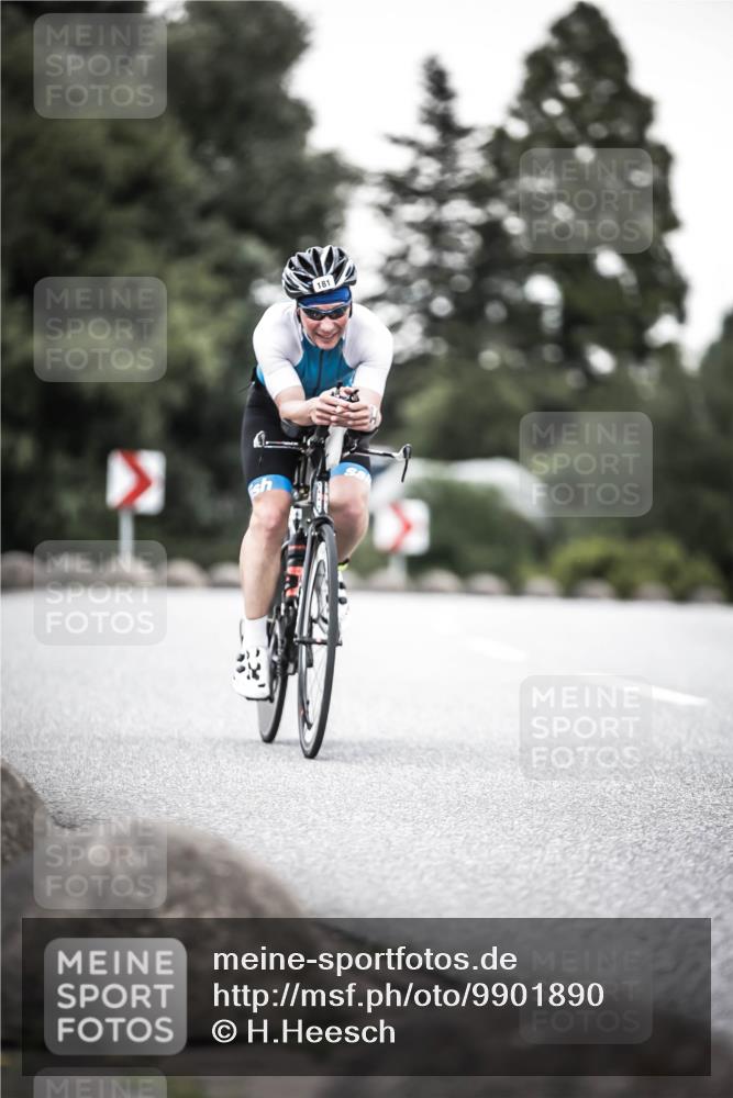 21.06.2026 - 29. Vierlanden-Triathlon H.Heesch http://msf.ph/oto/9901890 21.06.2026 10:12:28 Radfahren 181, 256 meine-sportfotos.de