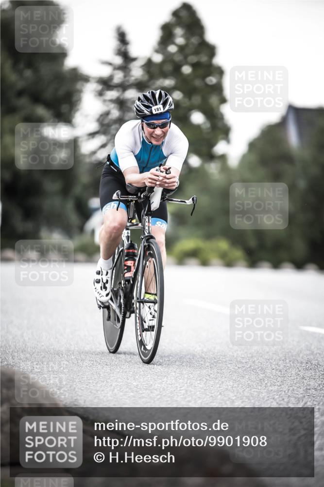 21.06.2026 - 29. Vierlanden-Triathlon H.Heesch http://msf.ph/oto/9901908 21.06.2026 10:12:28 Radfahren 181, 256 meine-sportfotos.de