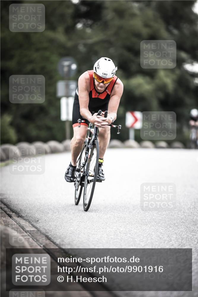 21.06.2026 - 29. Vierlanden-Triathlon H.Heesch http://msf.ph/oto/9901916 21.06.2026 09:41:44 Radfahren 15, 41, 48, 89, 146, 1353 meine-sportfotos.de