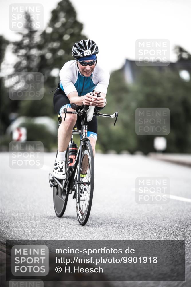 21.06.2026 - 29. Vierlanden-Triathlon H.Heesch http://msf.ph/oto/9901918 21.06.2026 10:12:28 Radfahren 181, 256 meine-sportfotos.de