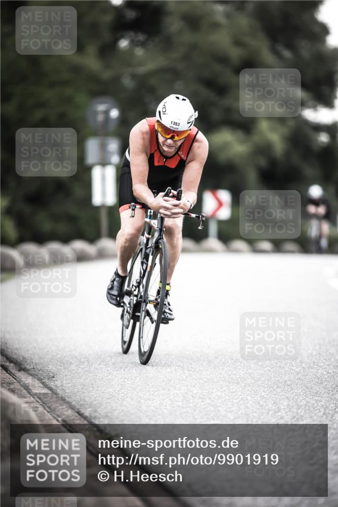 21.06.2026 - 29. Vierlanden-Triathlon H.Heesch http://msf.ph/oto/9901919 21.06.2026 09:41:45 Radfahren 15, 41, 48, 89, 1353 meine-sportfotos.de