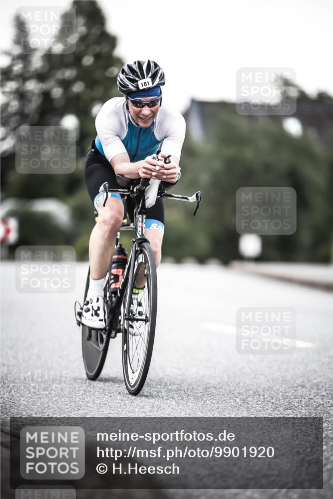 21.06.2026 - 29. Vierlanden-Triathlon H.Heesch http://msf.ph/oto/9901920 21.06.2026 10:12:28 Radfahren 181, 256 meine-sportfotos.de