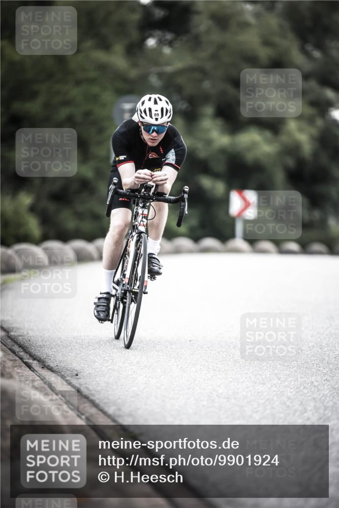 21.06.2026 - 29. Vierlanden-Triathlon H.Heesch http://msf.ph/oto/9901924 21.06.2026 09:41:50 Radfahren 15, 89 meine-sportfotos.de