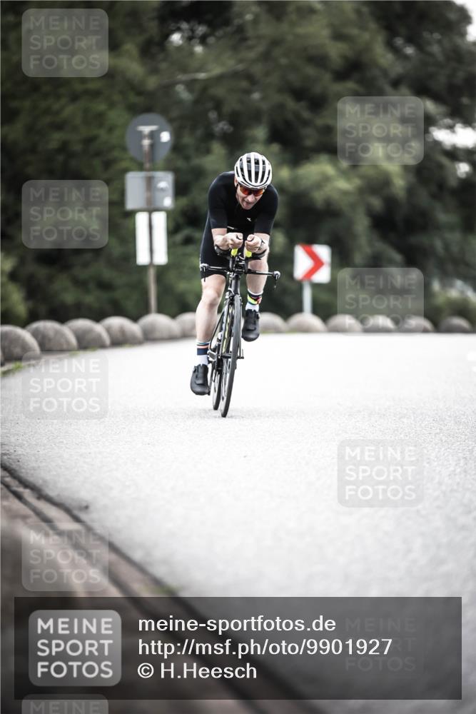 21.06.2026 - 29. Vierlanden-Triathlon H.Heesch http://msf.ph/oto/9901927 21.06.2026 09:42:02 Radfahren 191, 244, 1354 meine-sportfotos.de