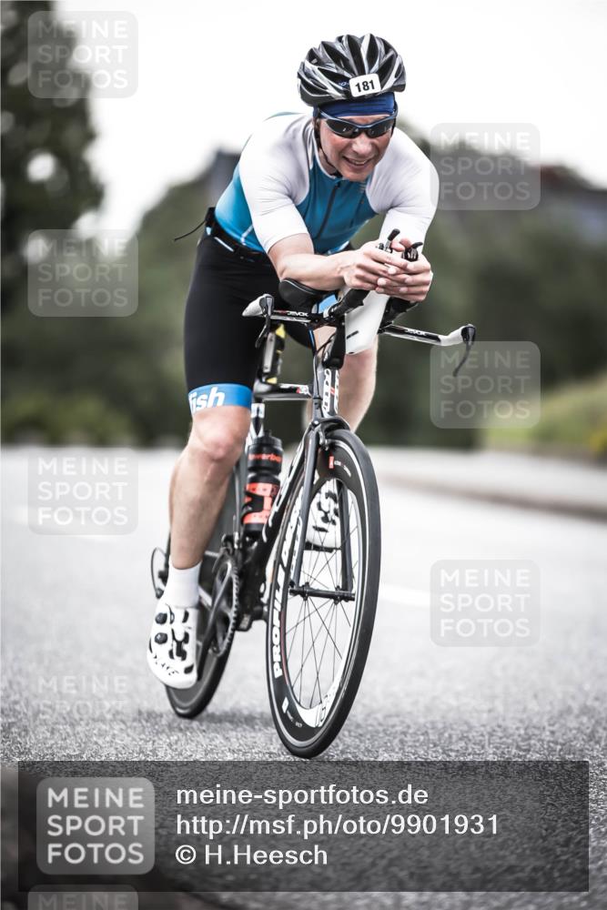 21.06.2026 - 29. Vierlanden-Triathlon H.Heesch http://msf.ph/oto/9901931 21.06.2026 10:12:28 Radfahren 181, 256 meine-sportfotos.de
