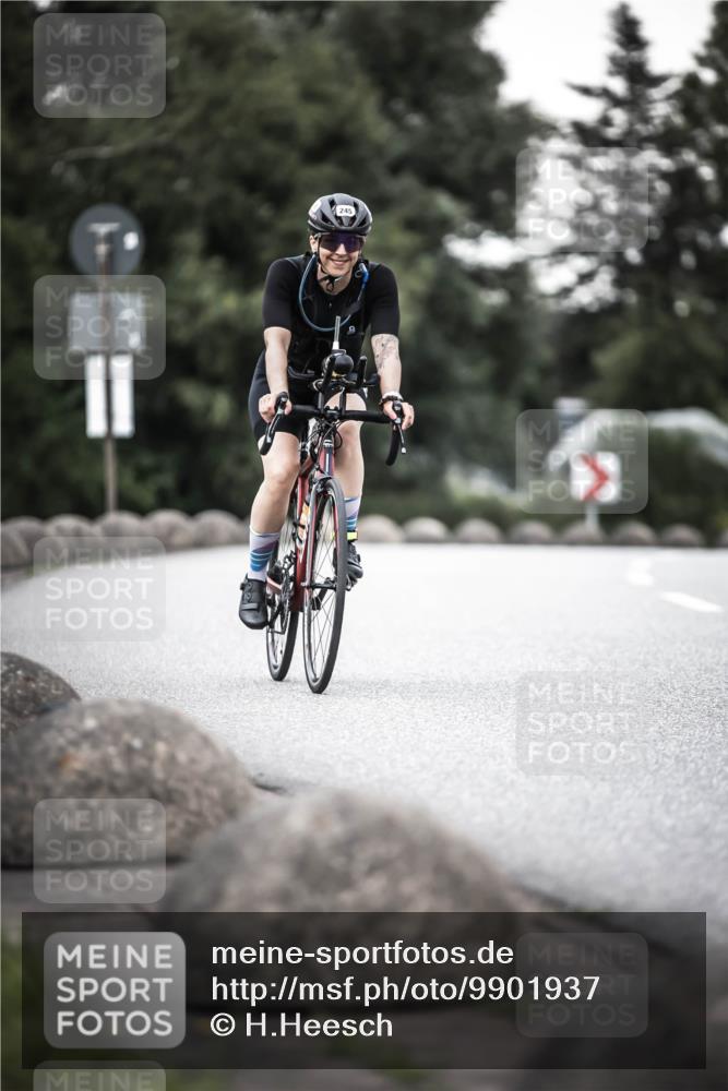21.06.2026 - 29. Vierlanden-Triathlon H.Heesch http://msf.ph/oto/9901937 21.06.2026 10:12:41 Radfahren 245 meine-sportfotos.de