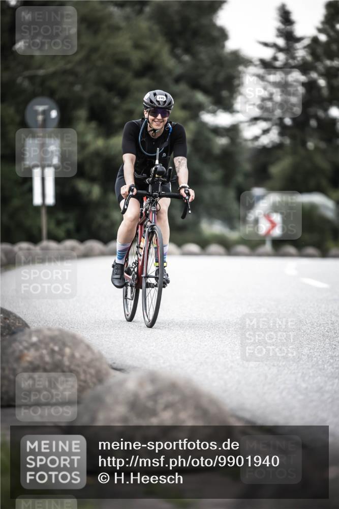21.06.2026 - 29. Vierlanden-Triathlon H.Heesch http://msf.ph/oto/9901940 21.06.2026 10:12:41 Radfahren 245 meine-sportfotos.de